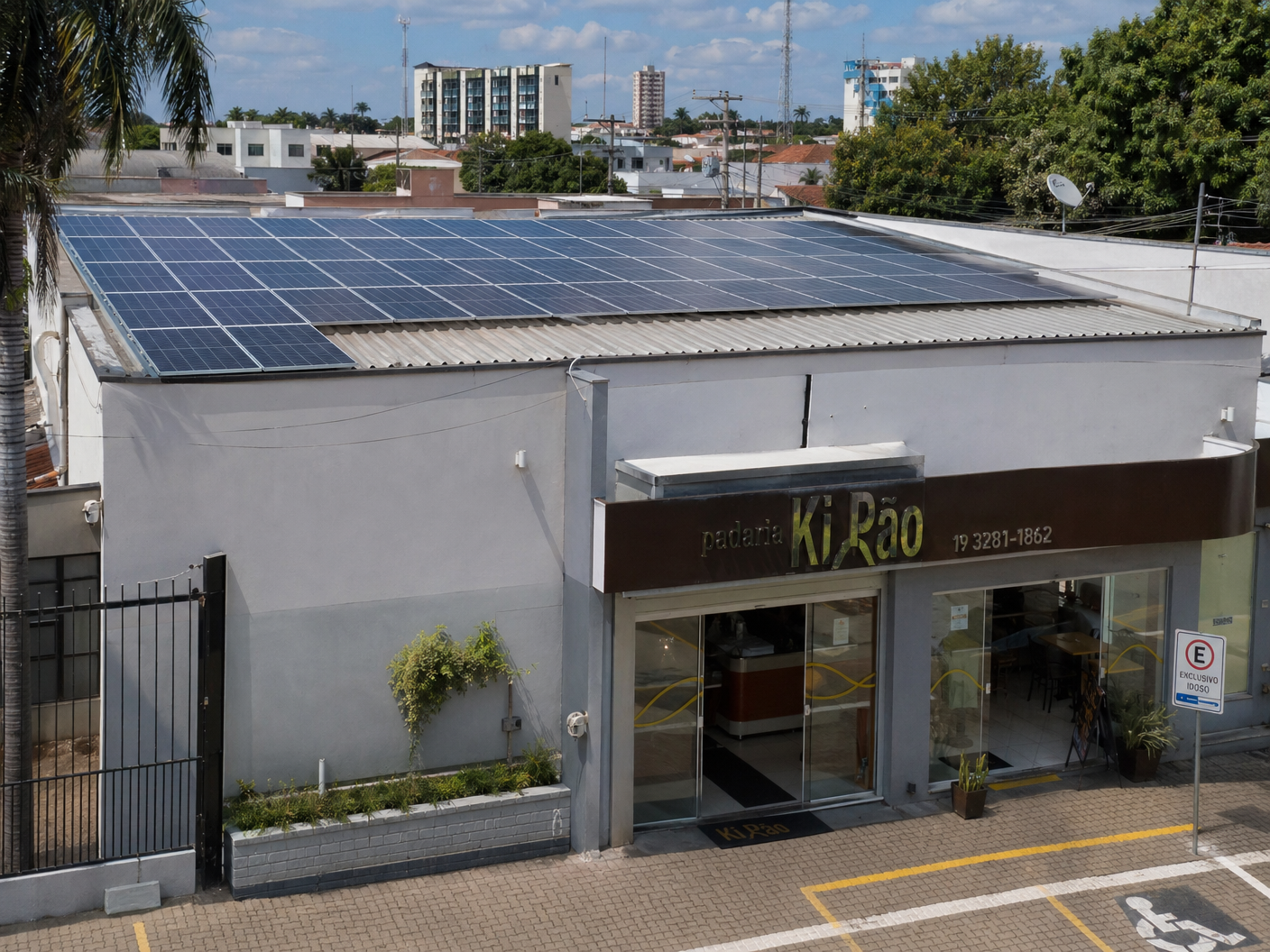 Instalação comercial de energia solar